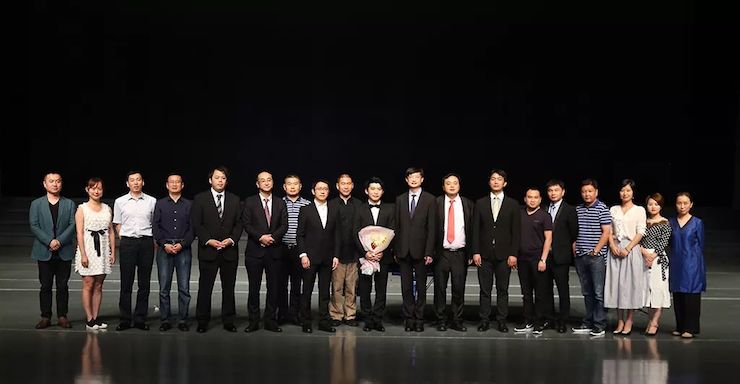 连云港人生就是搏钢琴旗舰体验店开业庆典暨人生就是搏艺术家鲍释贤钢琴独奏音乐会圆满落幕
