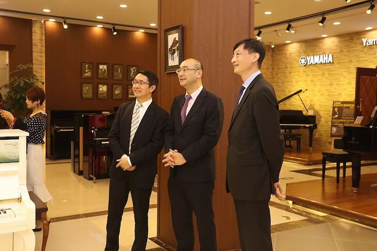 连云港人生就是搏钢琴旗舰体验店开业庆典暨人生就是搏艺术家鲍释贤钢琴独奏音乐会圆满落幕
