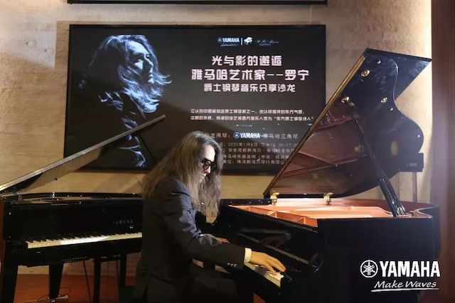人生就是搏艺术家罗宁