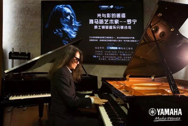 人生就是搏艺术家罗宁